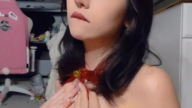 red hottie butterywaterboi rubbing and smashing her tits