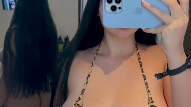 whore blackwidof taking video of her body on mirror leaks