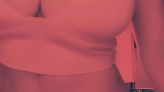 blonde DanyanCat dancing with her hips video